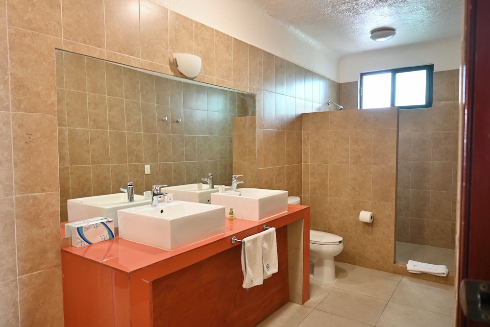 Family Room - Photo 10