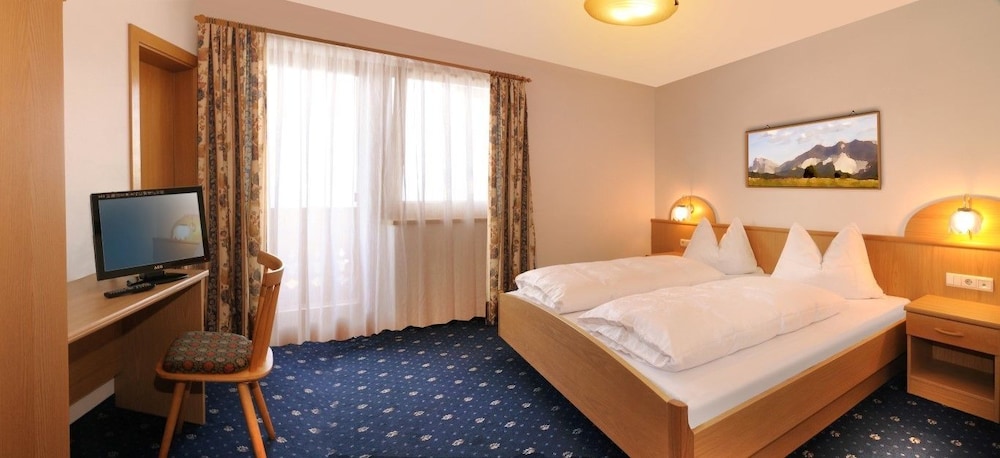 Panoramic Double Room, 1 Bedroom, Mountain View photo 3