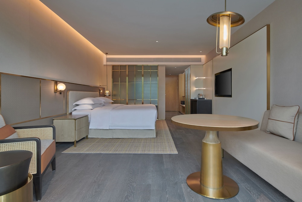 Premium King Room with Balcony