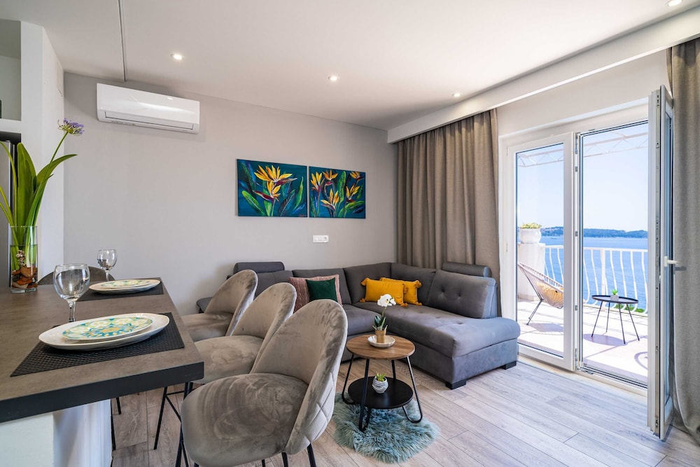 Superior Apartment, 1 Bedroom, Balcony, Sea View photo 2