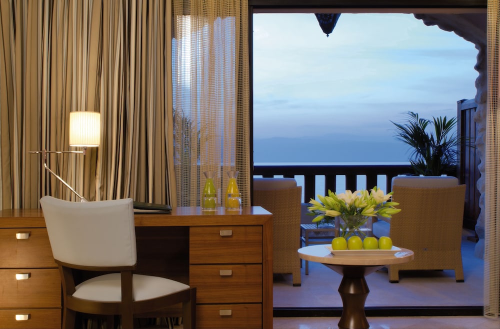 Premium Room, 1 King Bed, Sea View - Photo 2