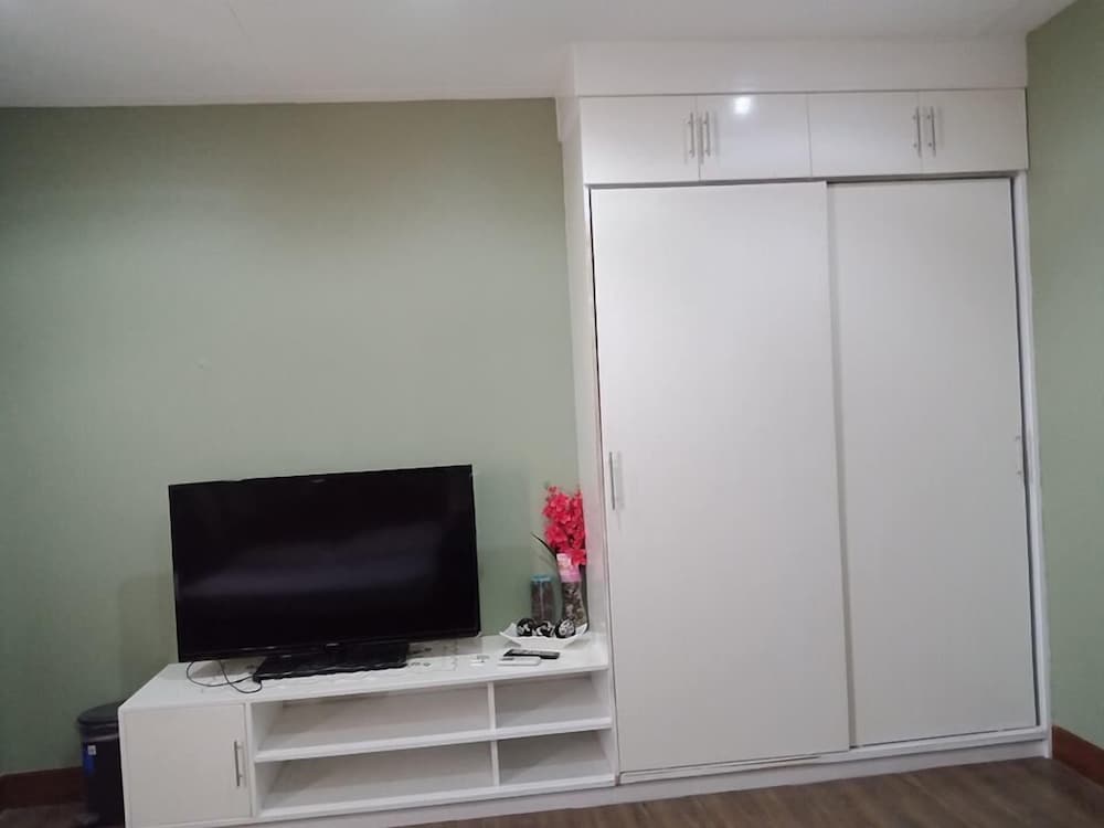 Standard Double Room, Shared Bathroom photo 2