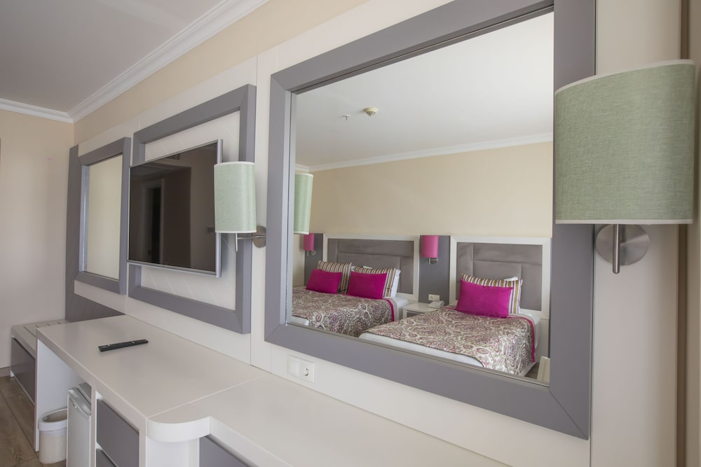 Standard Sea Room With Non Alcoholic Drinks