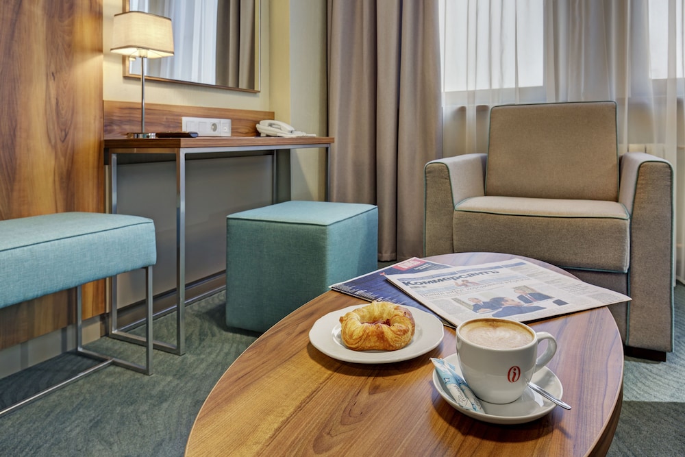 Luxury Suite photo 2