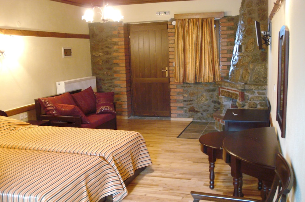 Standard Double Room, Fireplace photo 3