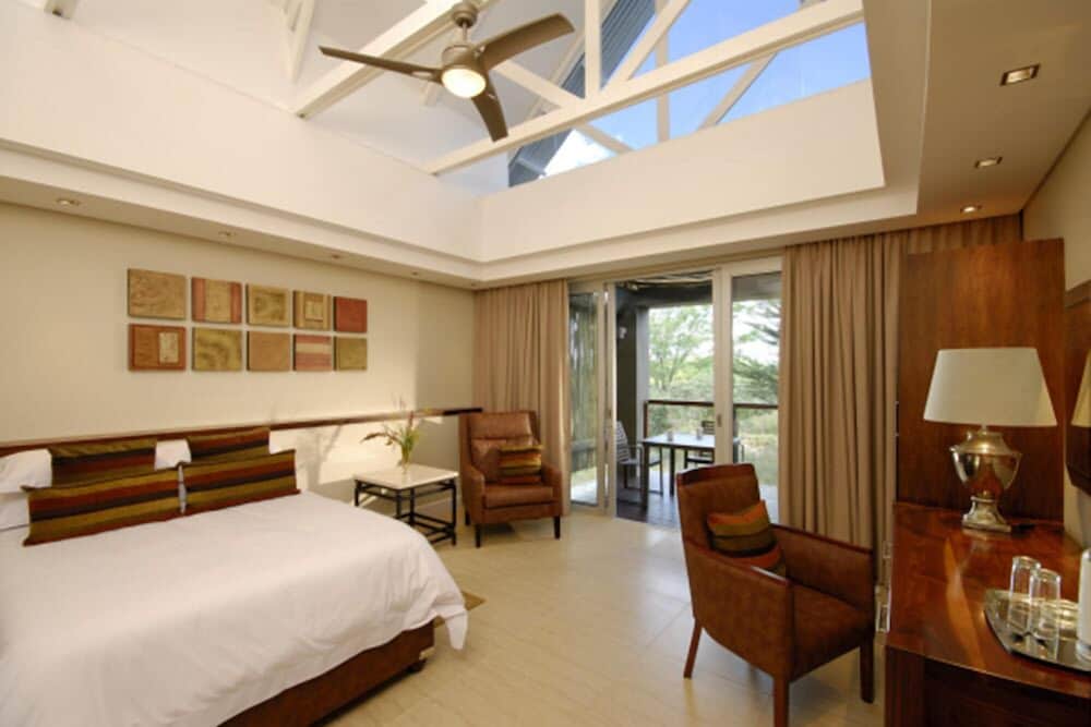 SUITE photo 1