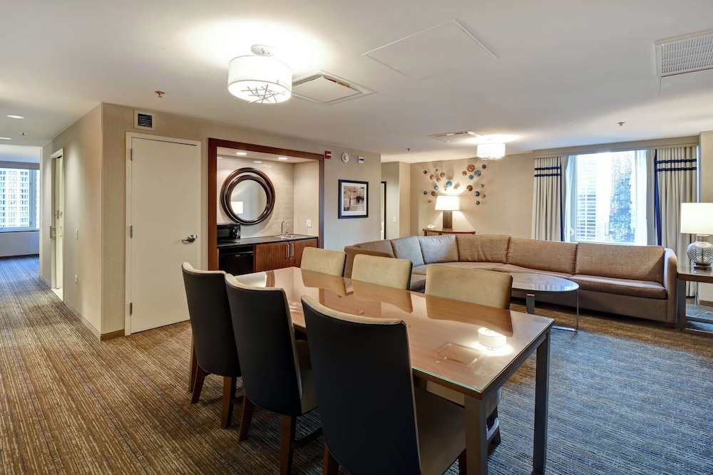 Presidential Room, 2 Bedrooms, Non Smoking thumbnail 6