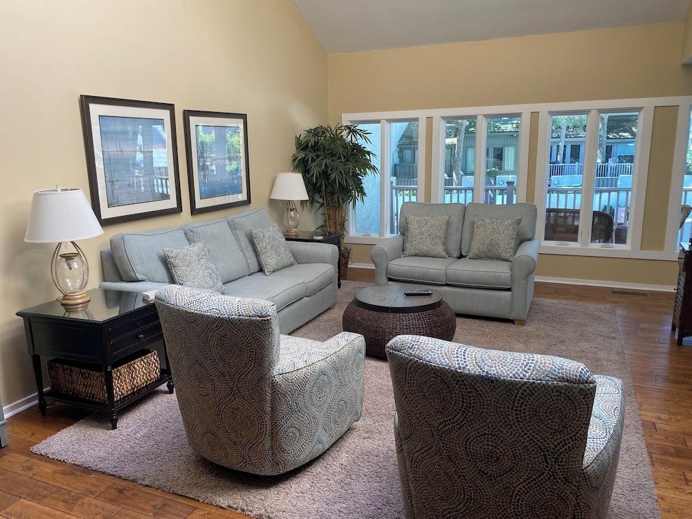 Villa, Multiple Beds, Kitchen, Pool View (32 Turtle Lane)