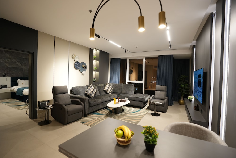 Deluxe Suite, Multiple Beds
