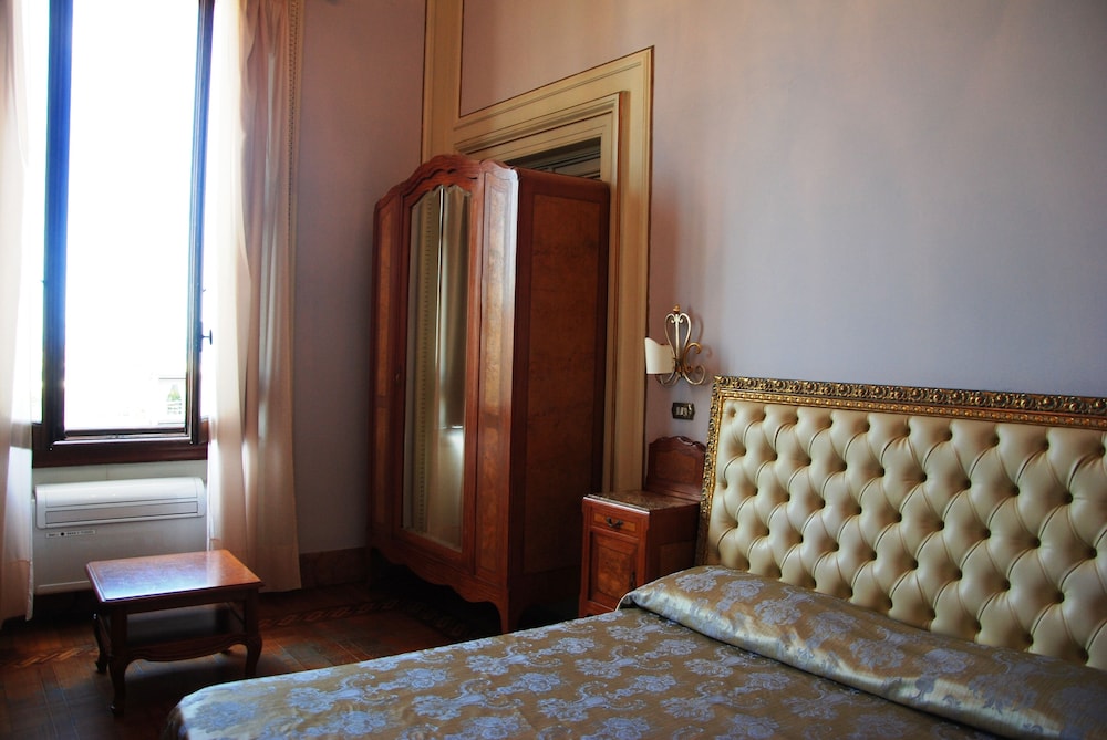 Classic Double Room - Photo 1