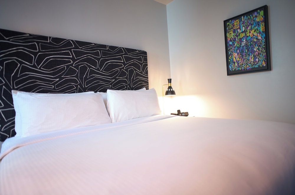 Superior Room, 1 King Bed, Accessible, Non Smoking photo 1