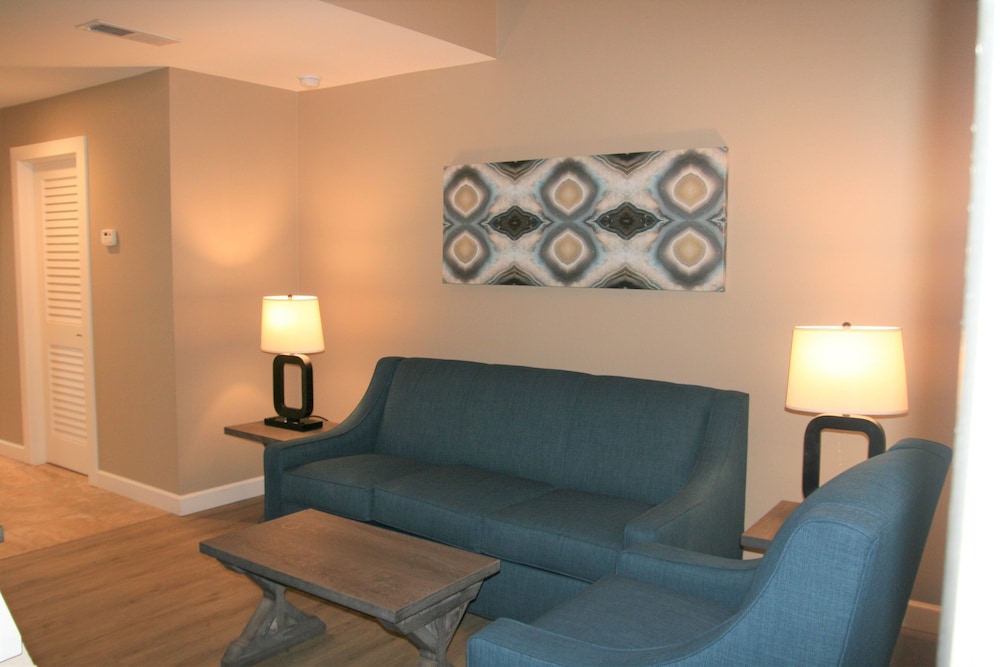 Waterside Suites and Marina, Photo 5