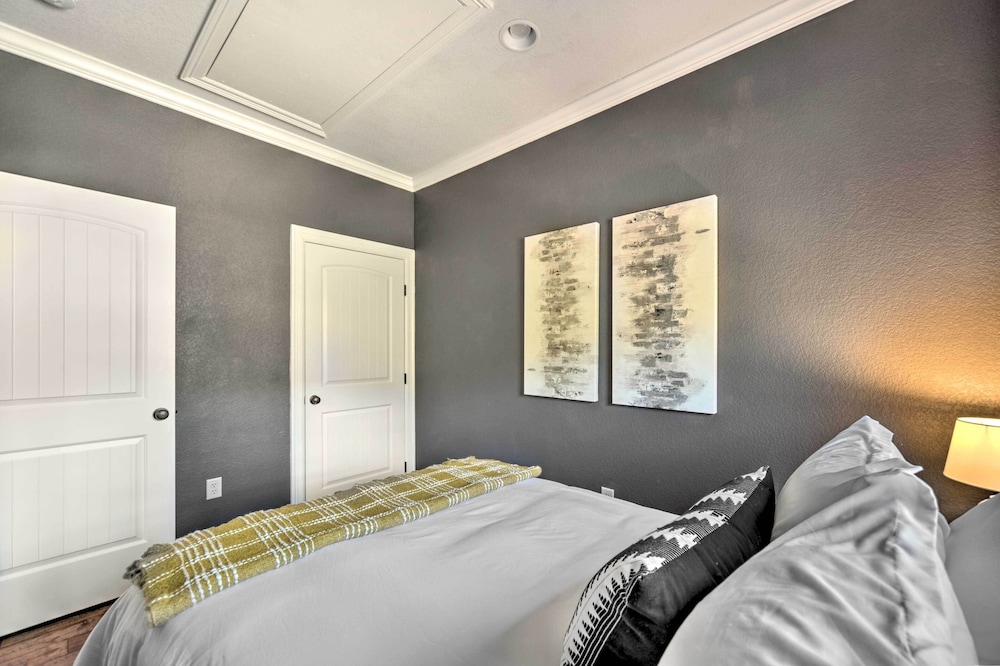 House (4 Bedrooms) photo 2