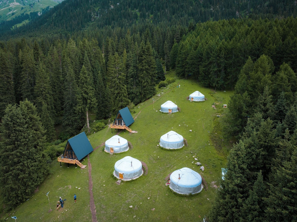 Quadruple Room, Multiple Beds, Mountain View photo 3