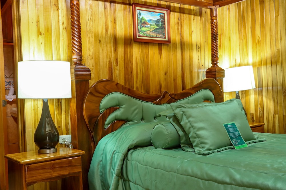 Family Deluxe Cabin, 3 Bedrooms