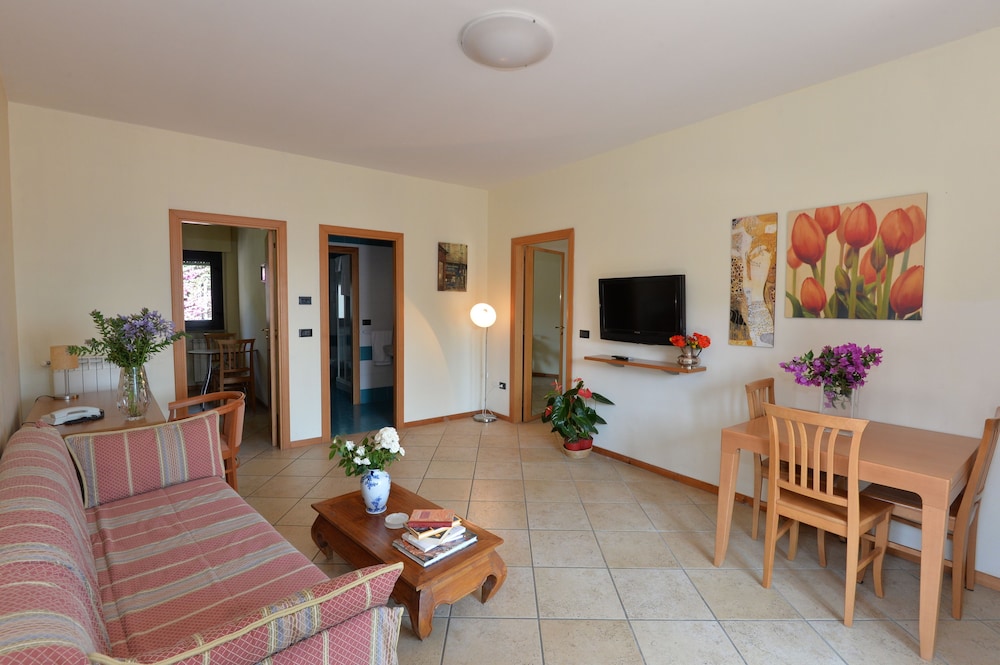 Family Apartment photo 3