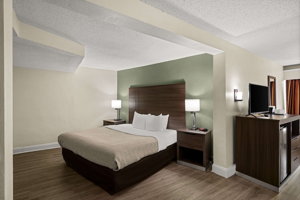 Suite, 1 King Bed, Non Smoking - Photo 6