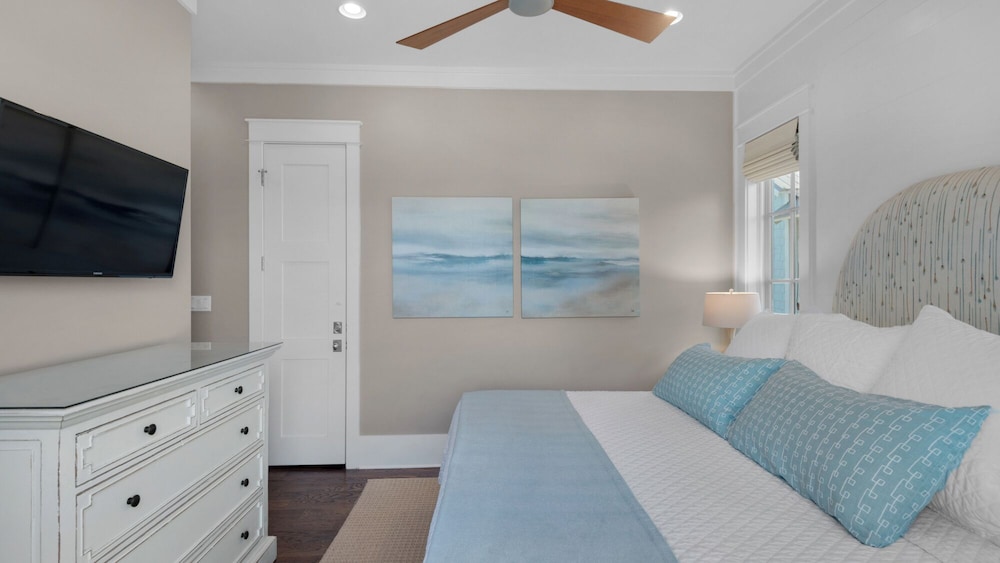 House, Multiple Beds, Pool Access, Ocean View (Emotional Rescue)