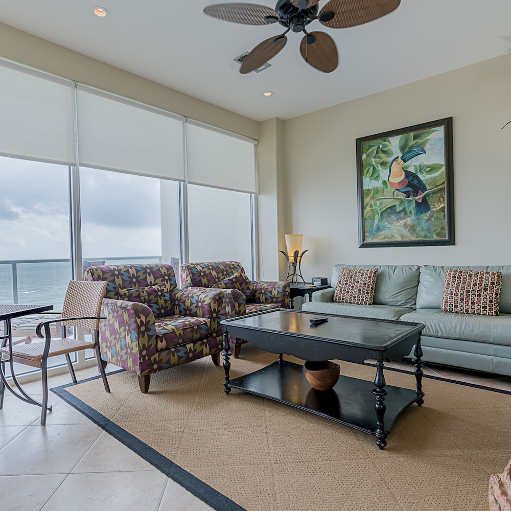 Seas the Day in this Luxury Condo at Diamond Beach Ocean Views Incredible Pools Amenities, Kuva 4