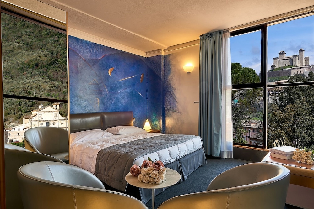 Deluxe Double or Twin Room photo 3