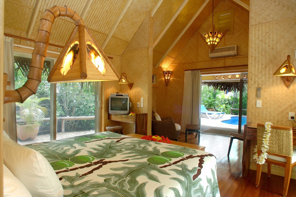 Honeymoon Pool & Spa Bungalow