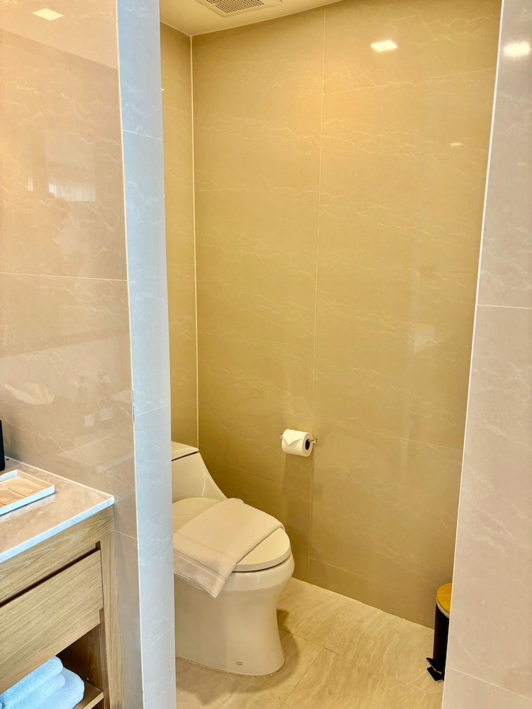 Deluxe Pool Access - Photo 4