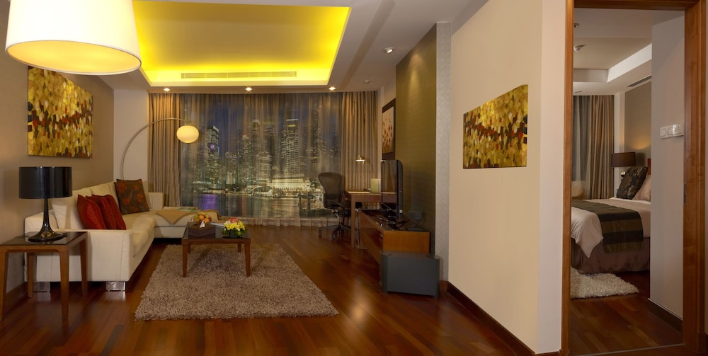 Suite, 1 Bedroom - Photo 7
