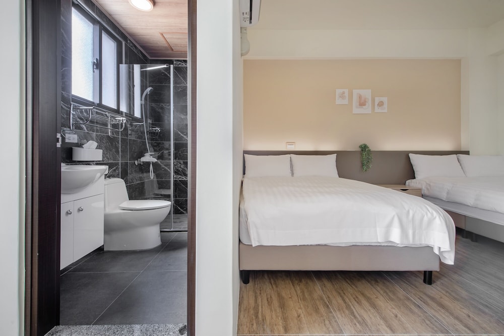Quadruple Room, Balcony - Photo 9