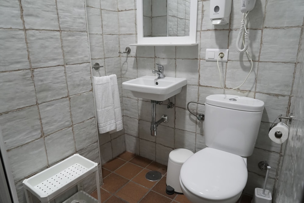 Standard Double Room, Private Bathroom photo 2