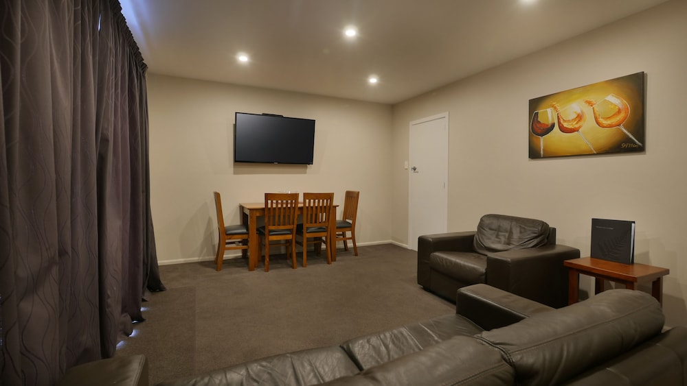 Suite, 1 Bedroom photo 1