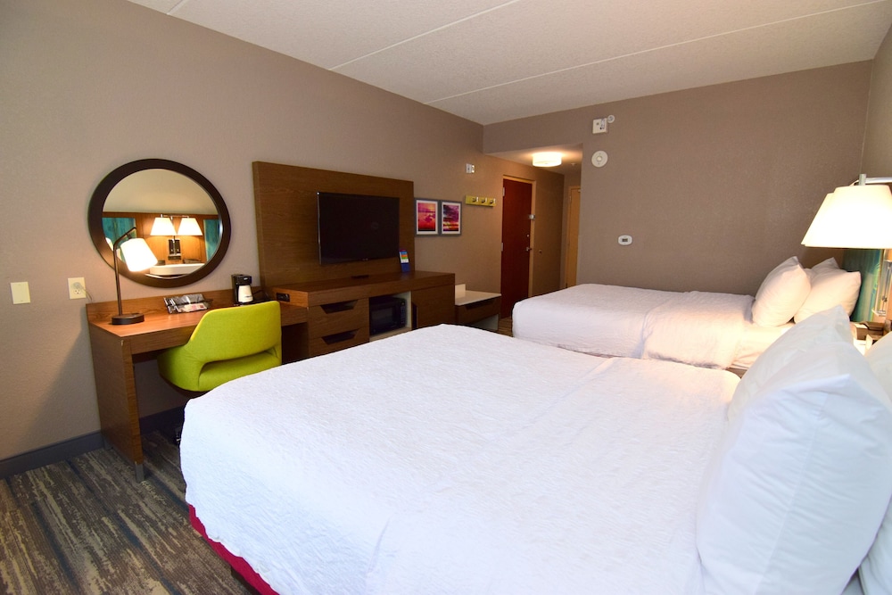 Room, 2 Queen Beds, Accessible, Non Smoking - Photo 2