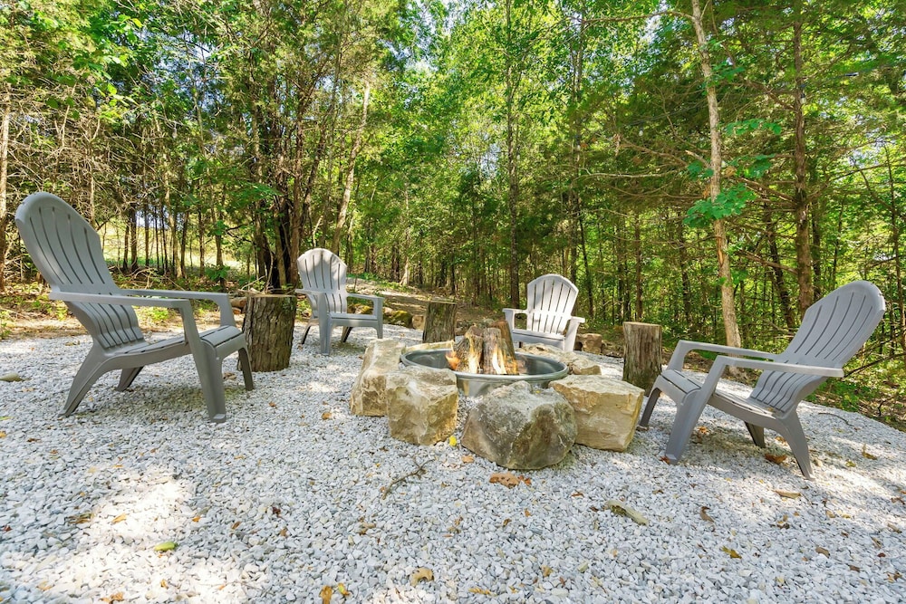 Cabin, 1 King Bed with Sofa bed, Patio, Mountain View (Cedar Creek) photo 3