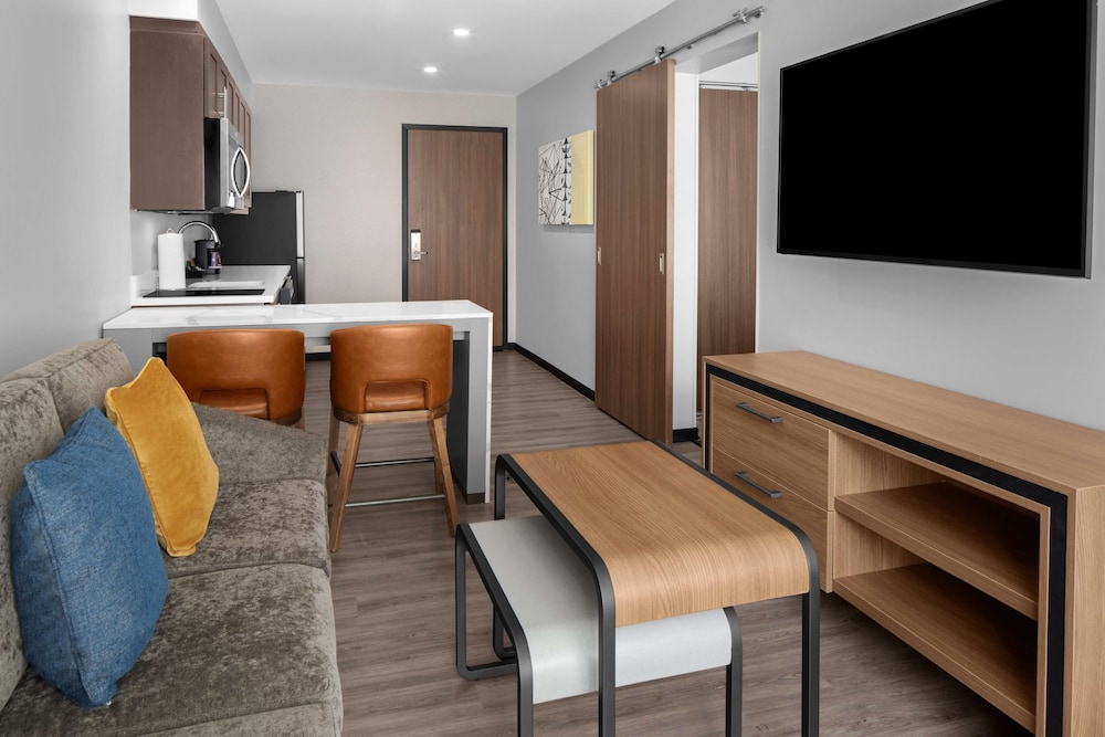 Suite, 2 Queen Beds, Accessible (Hearing) - Photo 4