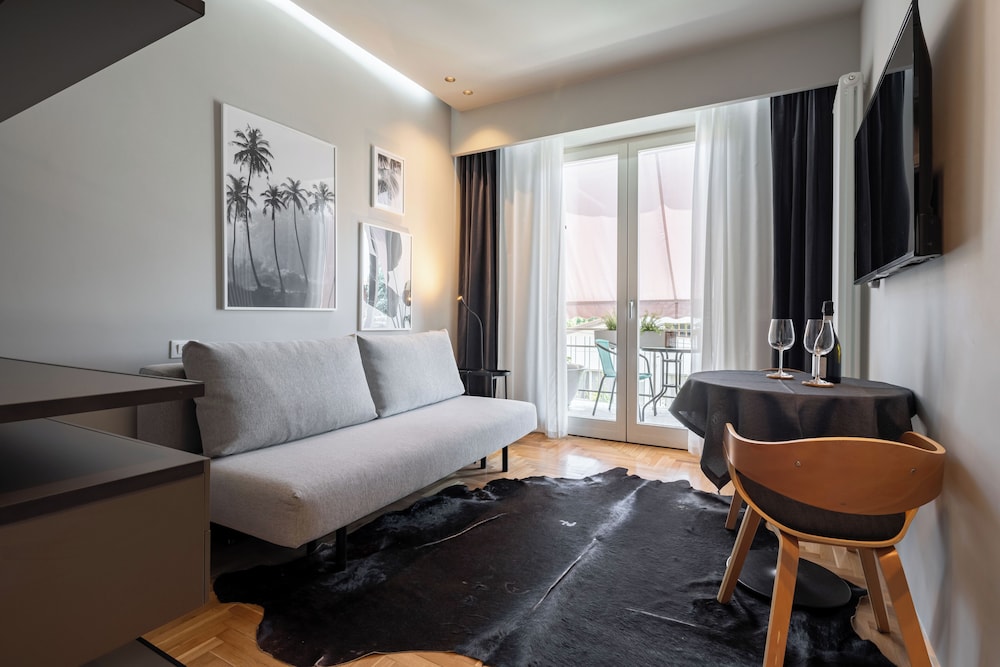 Family Apartment photo 2