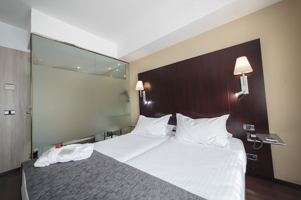 Double or Twin Room (Oferta Desayuno 2 pax) - Photo 5