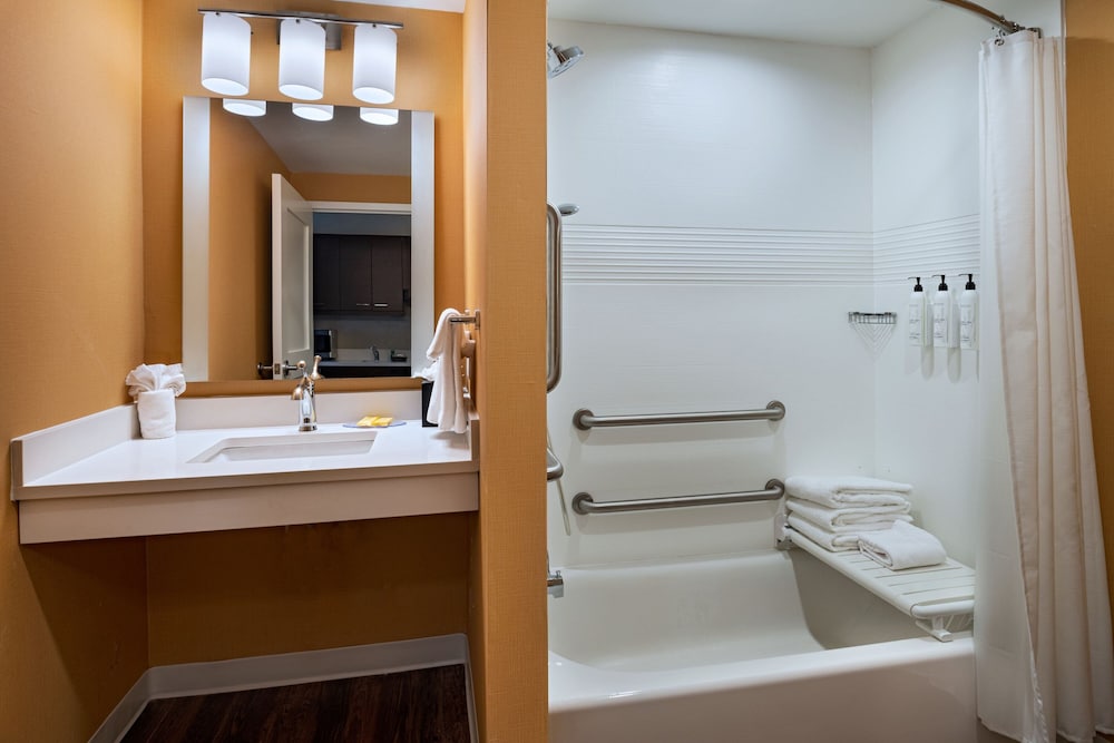 Studio, 2 Queen Beds (Mobility/Hearing Accessible, Tub)
