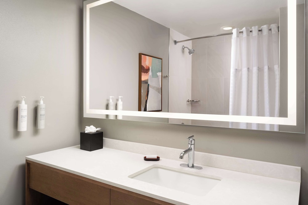 Suite, 2 Queen Beds, Accessible, Bathtub (Mobility & Hearing) - Photo 7
