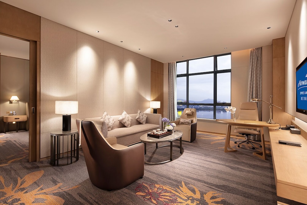 Executive Suite, 1 King Bed, Non Smoking