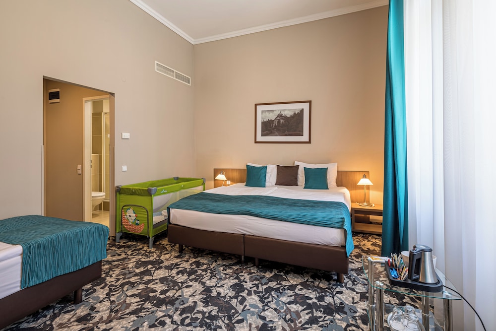 Standard Triple Room - Photo 1