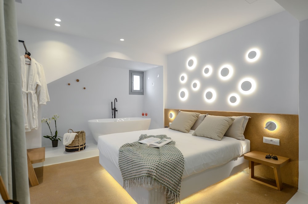Achilles Superior Suite with steam bath and outdoor hottub