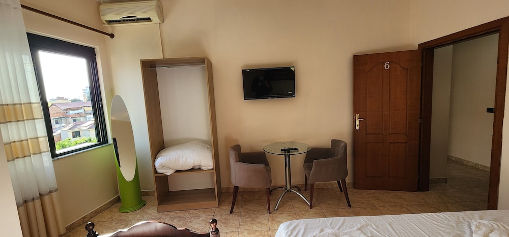 Economy Triple Room