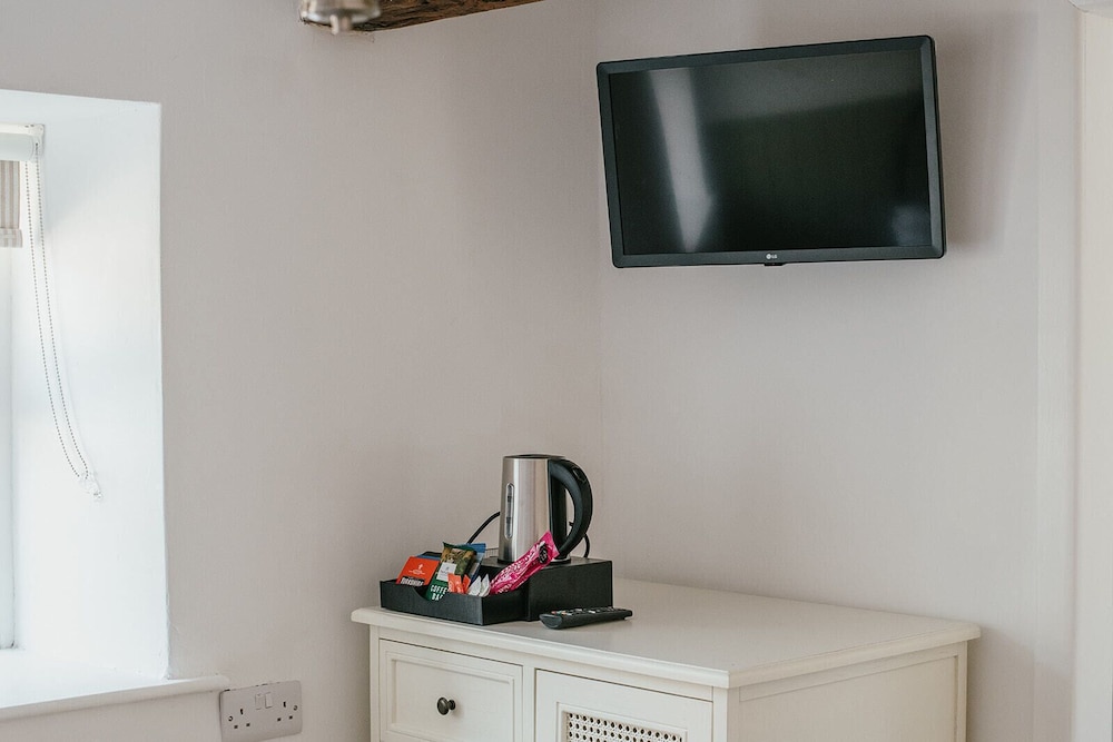 Standard Double Room, Ensuite photo 3