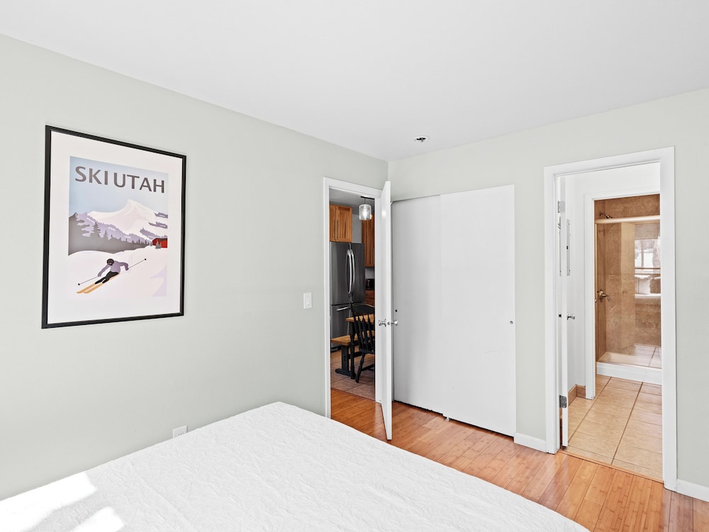 1-Bedroom Condominium Y4 photo 2