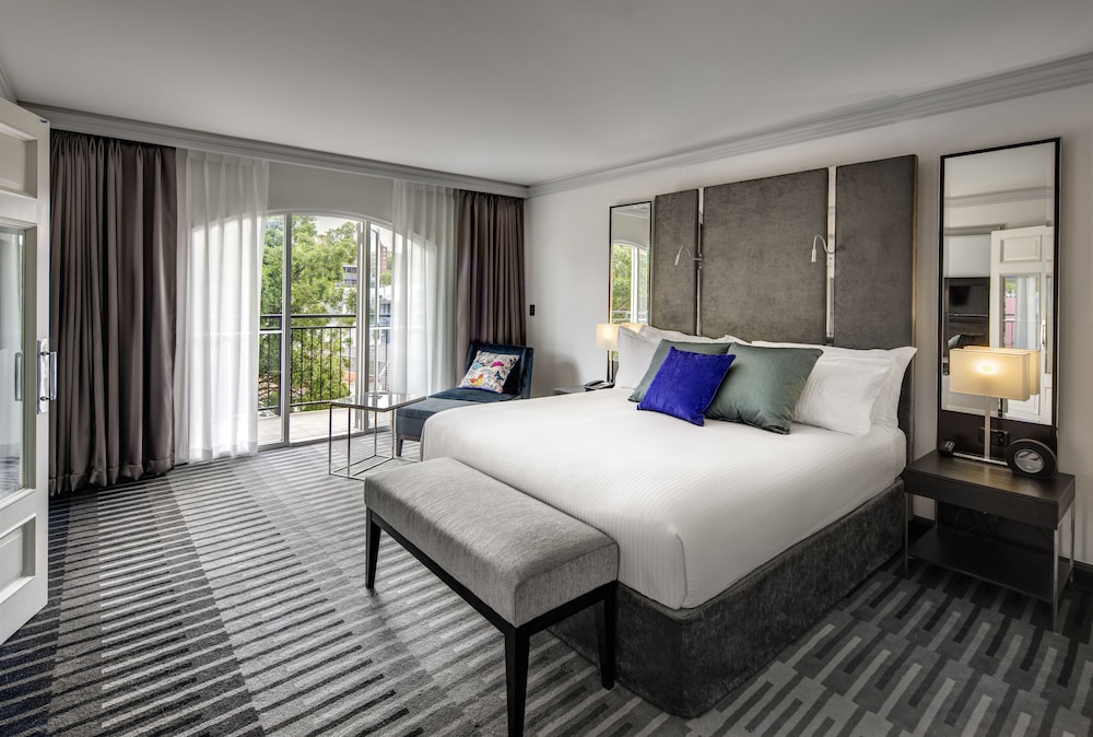 Suite, 1 Bedroom (Village View) thumbnail 5