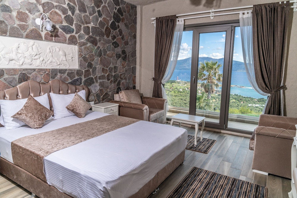Deluxe Suite, 2 Bedrooms, Sea View