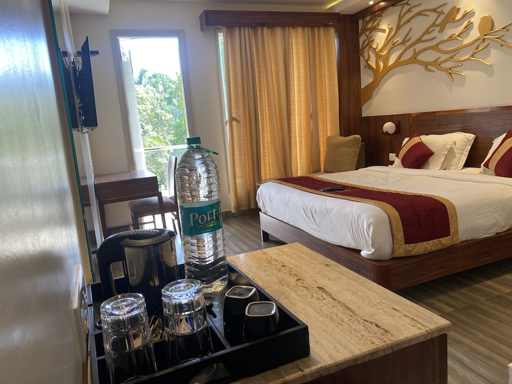 Premium Room with Balcony - Photo 1