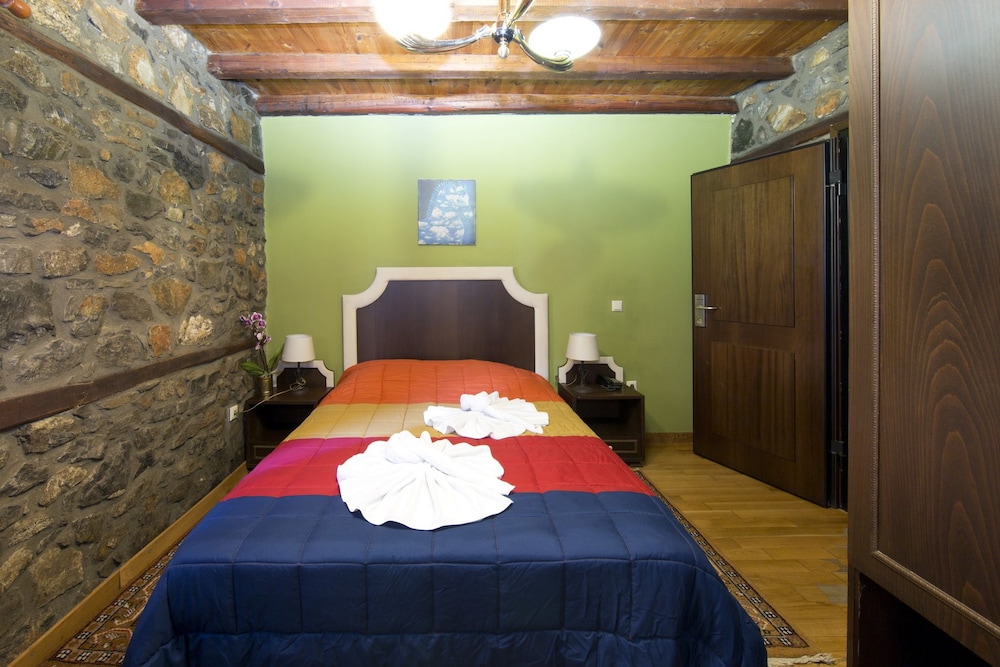 Economy Room photo 3