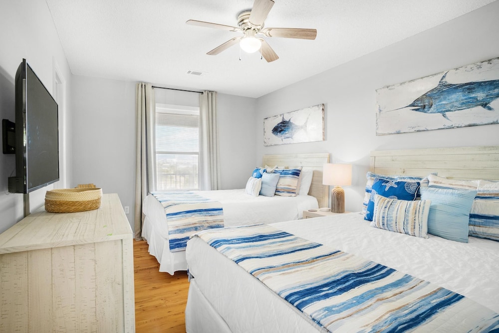 Condo, Multiple Beds (Beachside Villas 732- Southbound Sere) photo 1