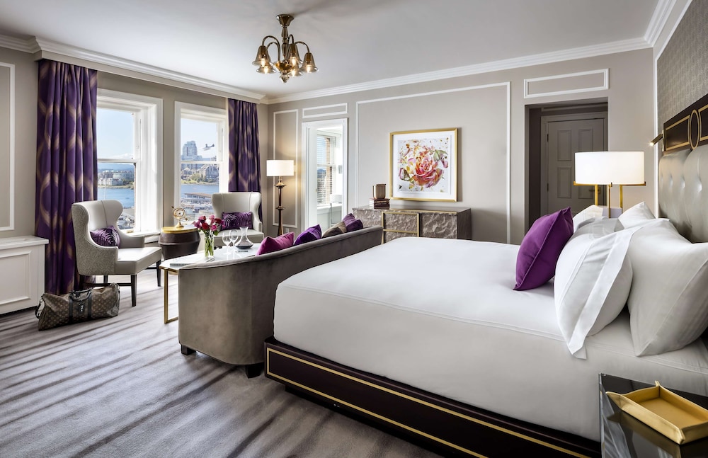 Fairmont Gold Harbour View Executive Suite 1 King