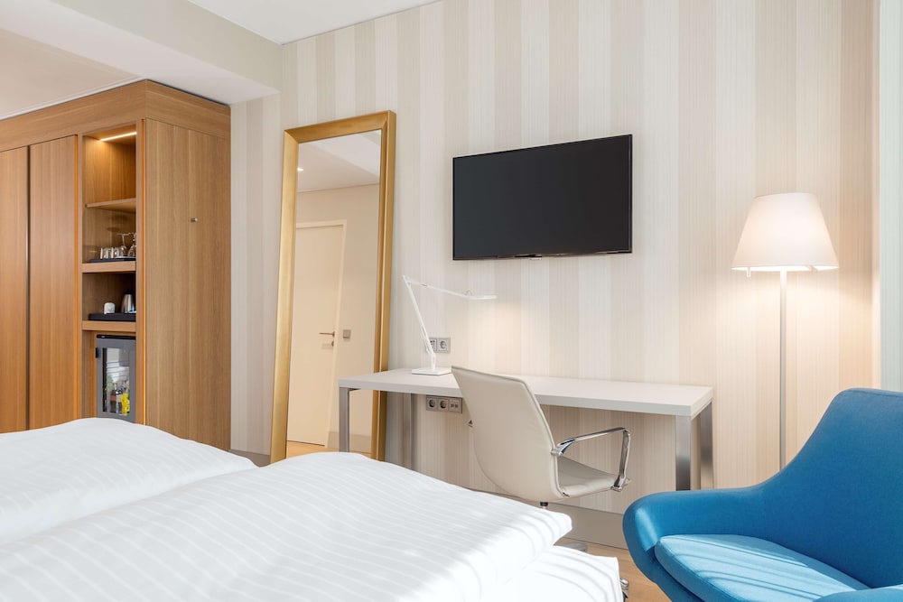 Standard Room (View, Extra Bed 3 adults)